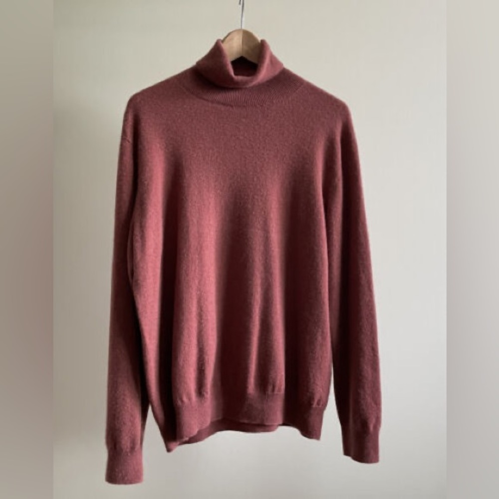 100% Cashmere Uniqlo Sweater